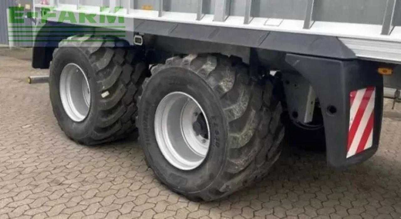 Fliegl asw 281 taurus fox tandem bogie - مقطورة زراعية قلابة: صورة 3 Fliegl asw 281 taurus fox tandem bogie - مقطورة زراعية قلابة: صورة 3
