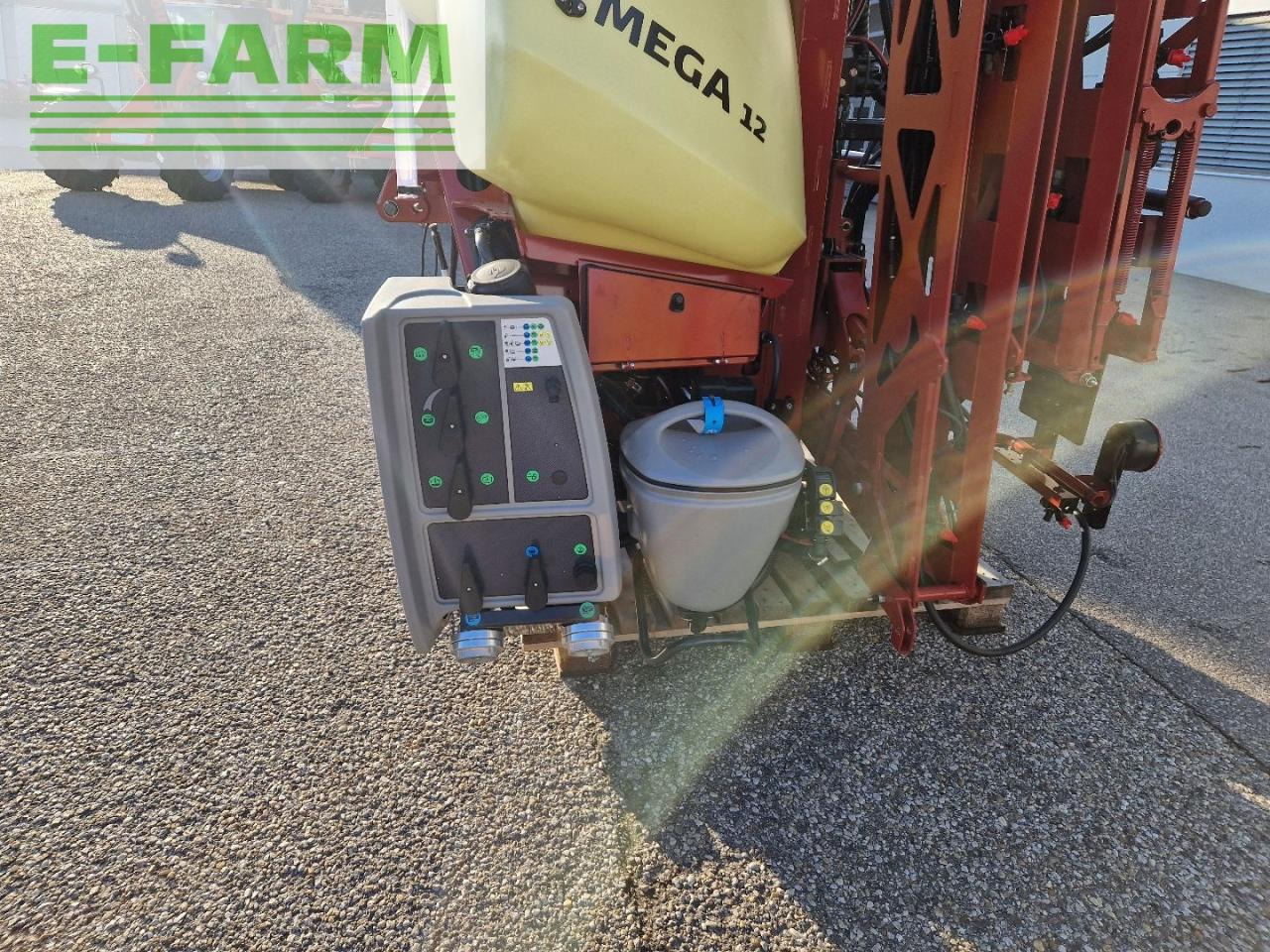 Hardi Mega 12 - بخاخ مركب على الجرار: صورة 5 Hardi Mega 12 - بخاخ مركب على الجرار: صورة 5