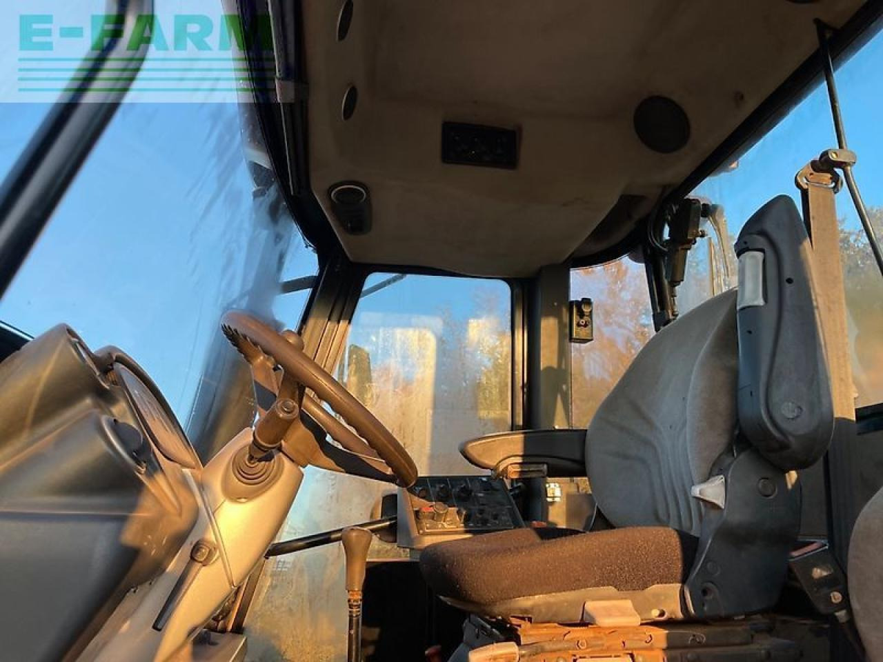 جرار JCB fastrac 3200: صورة 17