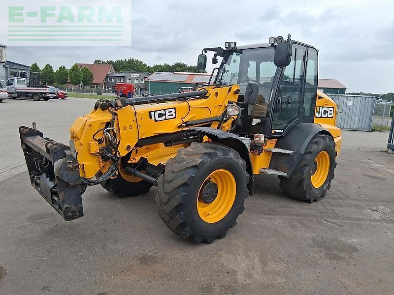 اللودر بعجل JCB tm 320s: صورة 7