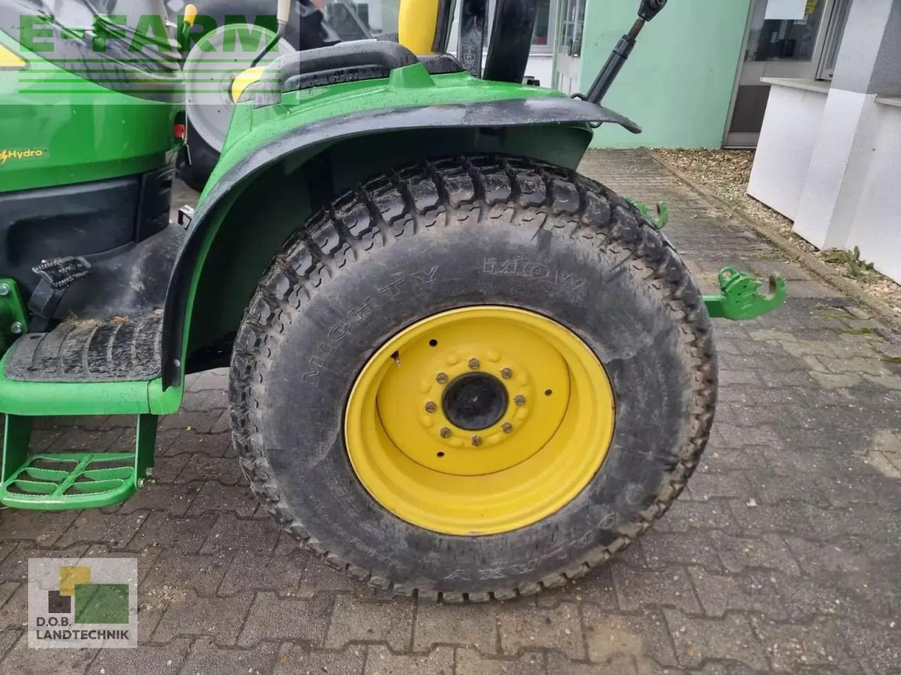 جرار John Deere 3520 e-hydro: صورة 7
