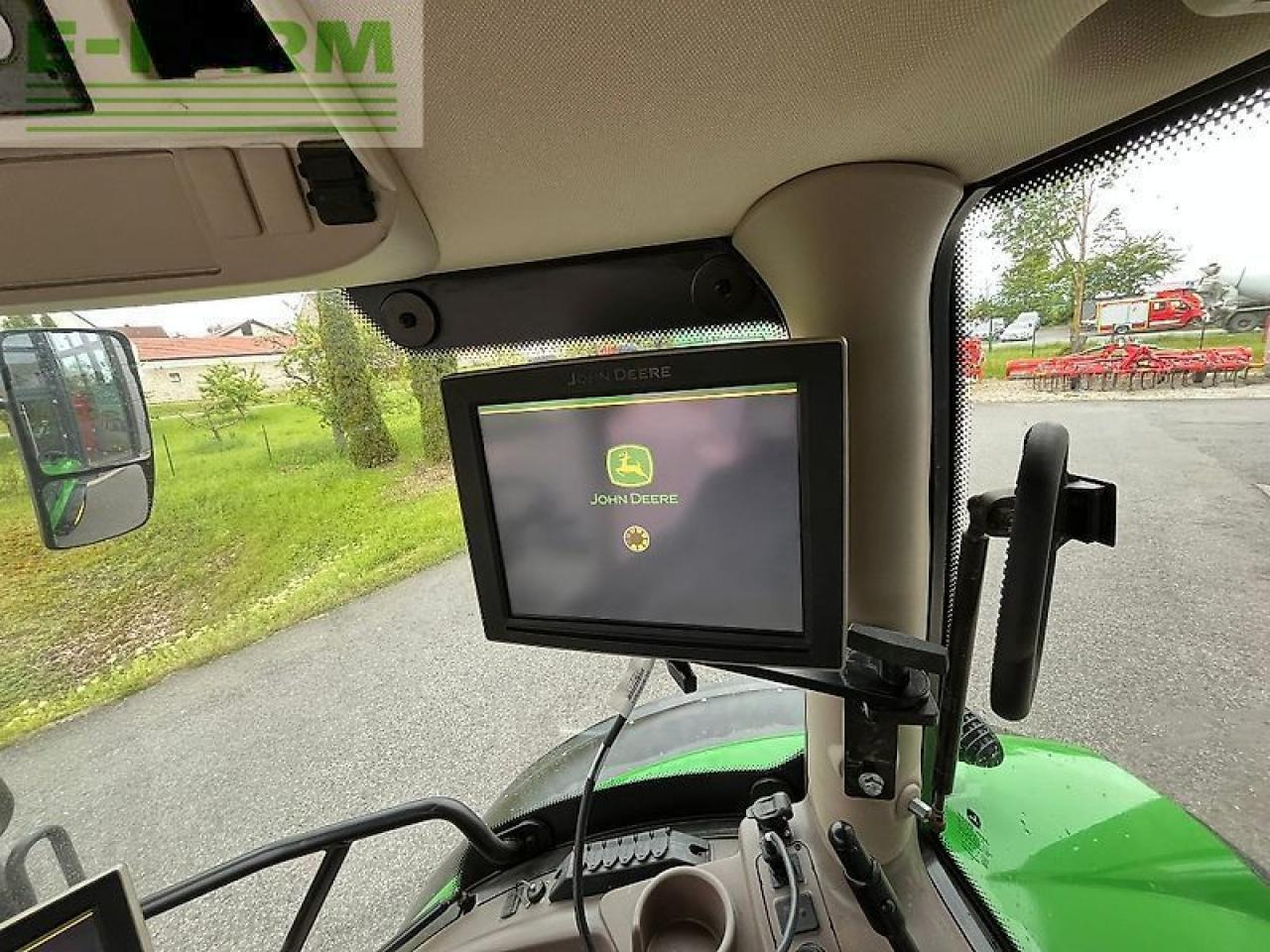 جرار John Deere 6130r: صورة 9