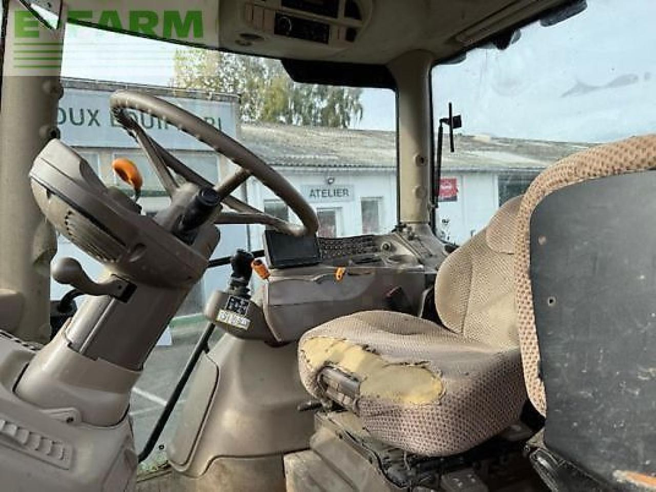 جرار John Deere 6140r: صورة 6