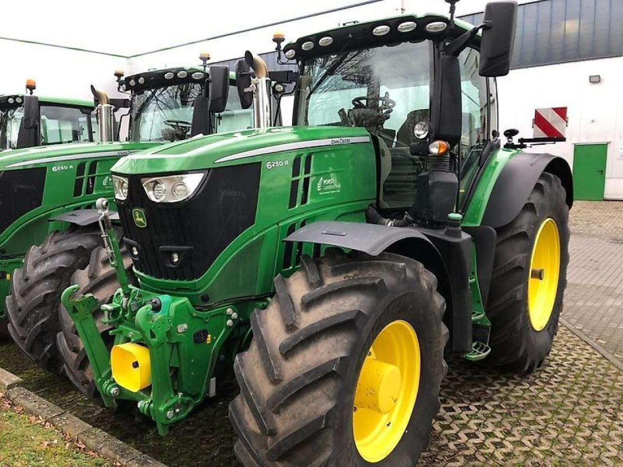 John Deere 6250r mit fkh/ fzw/ ap-40km/h - جرار: صورة 2 John Deere 6250r mit fkh/ fzw/ ap-40km/h - جرار: صورة 2