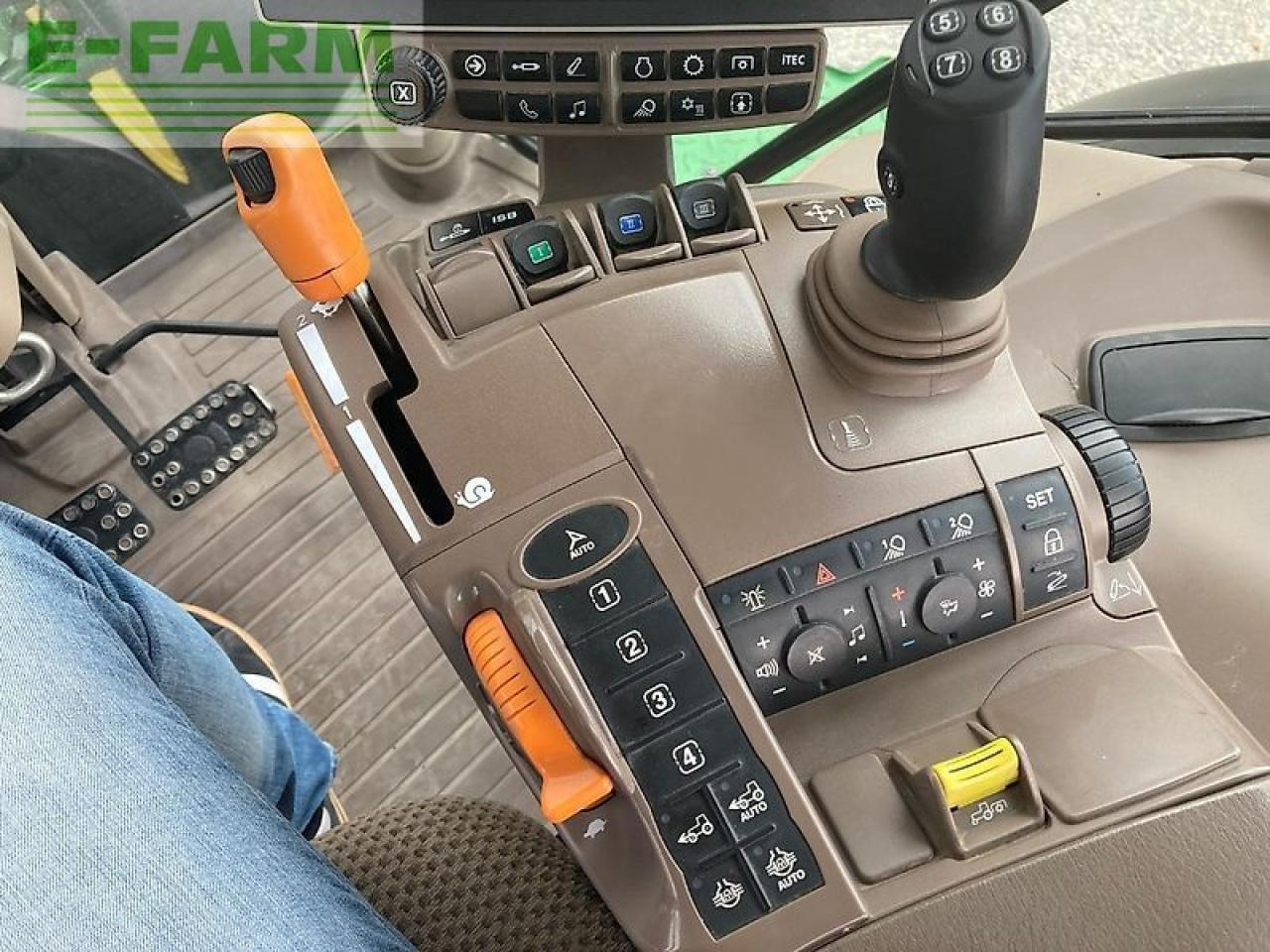 جرار John Deere 6250r: صورة 20