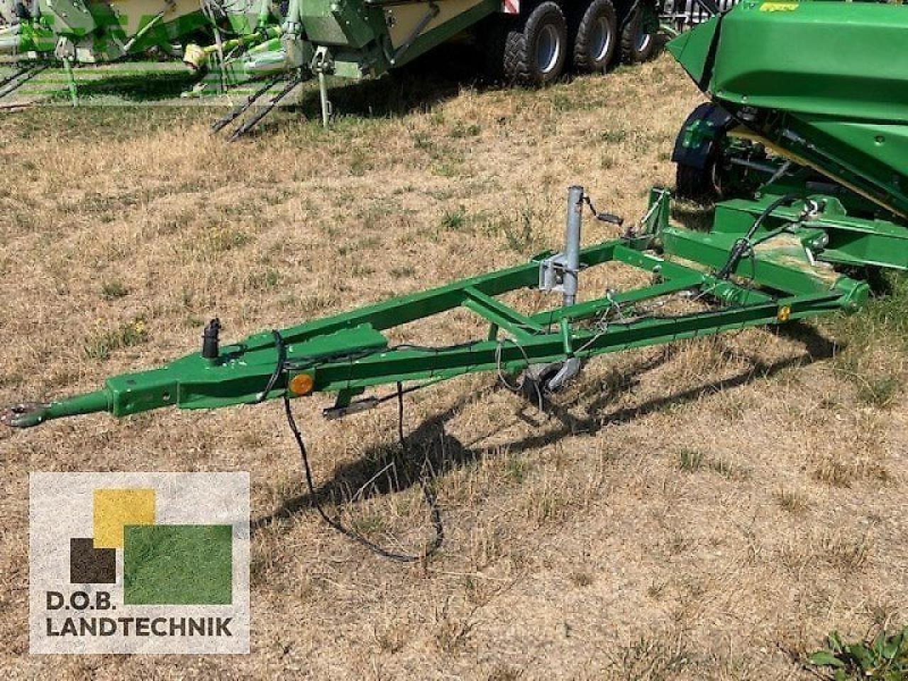 ملحق حصادة أعلاف John Deere 640x mit schneidwerkswagen: صورة 12