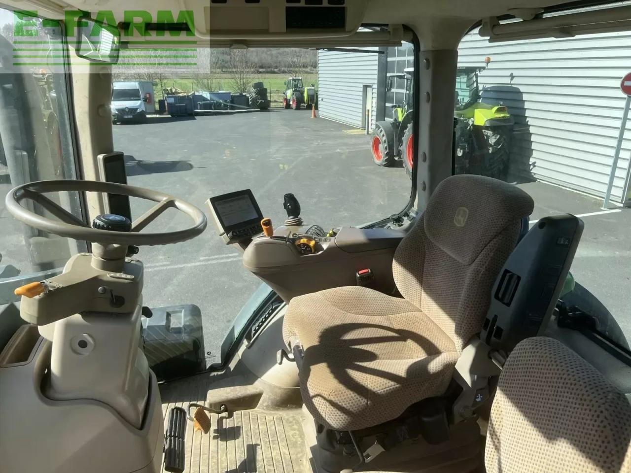 جرار John Deere 7230 r 6.8 l: صورة 9