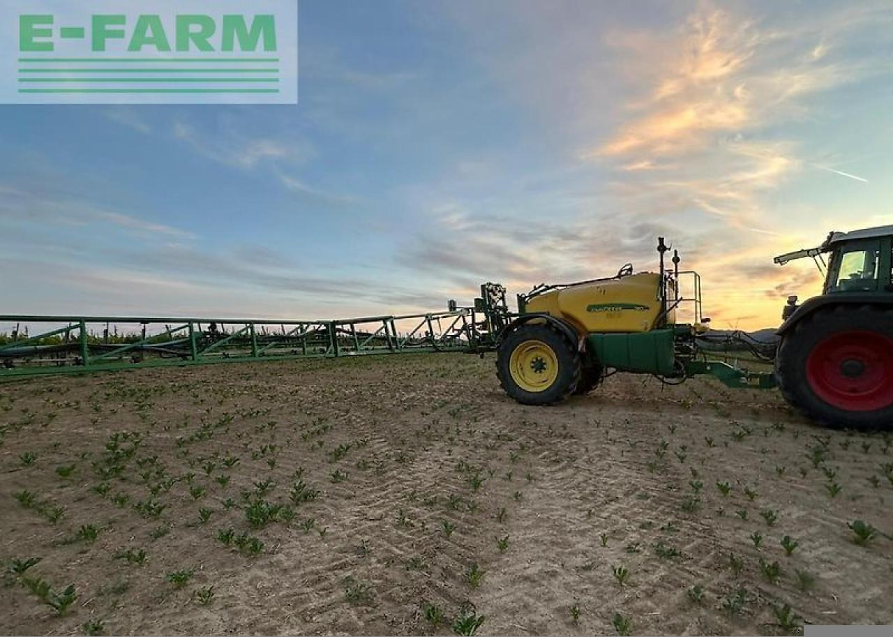 John Deere 740i - بخاخ مقطورة: صورة 2 John Deere 740i - بخاخ مقطورة: صورة 2