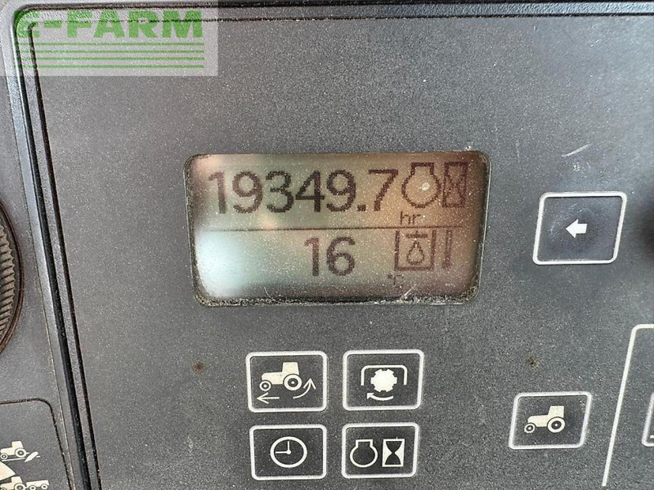 John Deere 8330 - جرار: صورة 3 John Deere 8330 - جرار: صورة 3