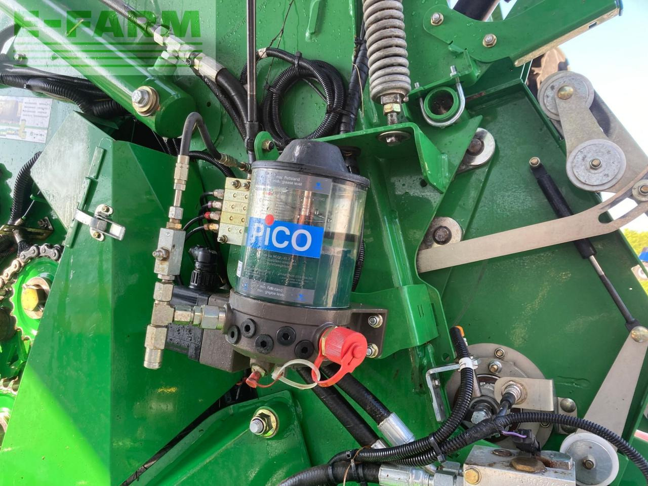 مكبس البالات المستطيله John Deere 960: صورة 23 مكبس البالات المستطيله John Deere 960: صورة 23