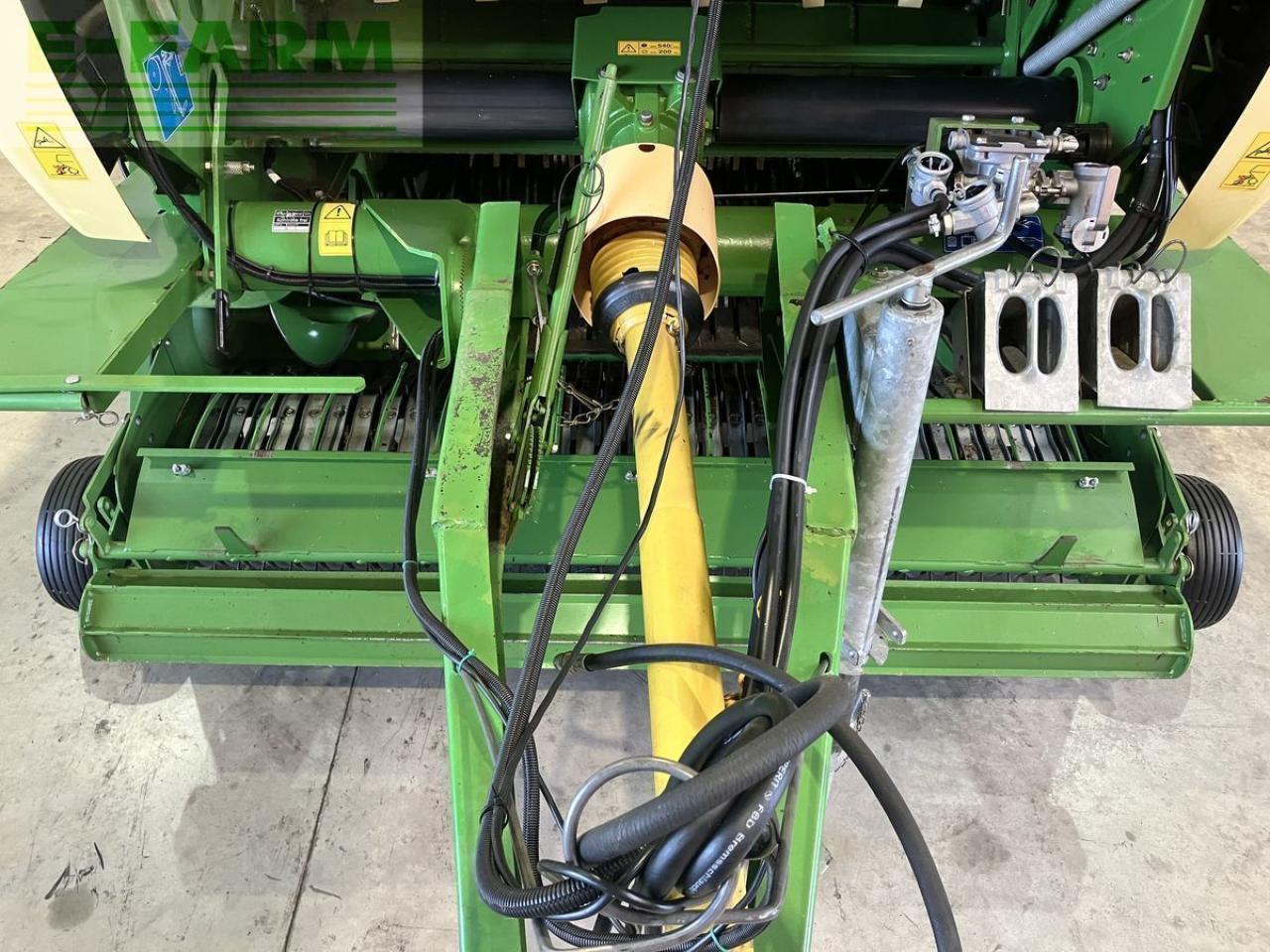 مكبس البالات المستطيله Krone comprima f 125 xc: صورة 9