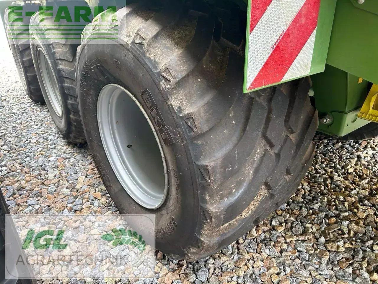 مقطورة زراعية قلابة Krone tx 560 d: صورة 7