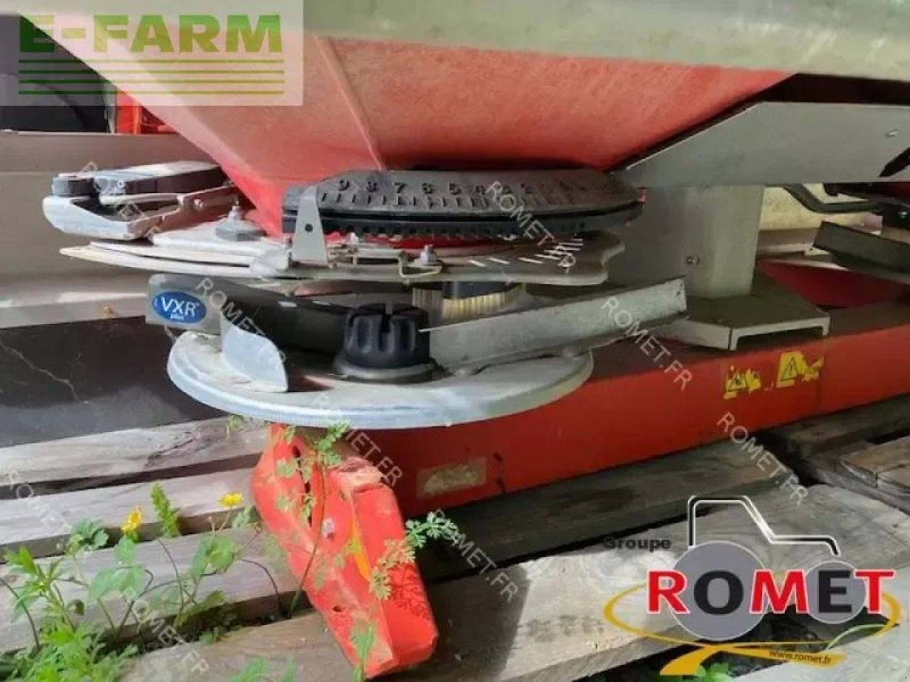 Kuhn axis 40.2 m-emc - آلة رش السماد: صورة 4 Kuhn axis 40.2 m-emc - آلة رش السماد: صورة 4
