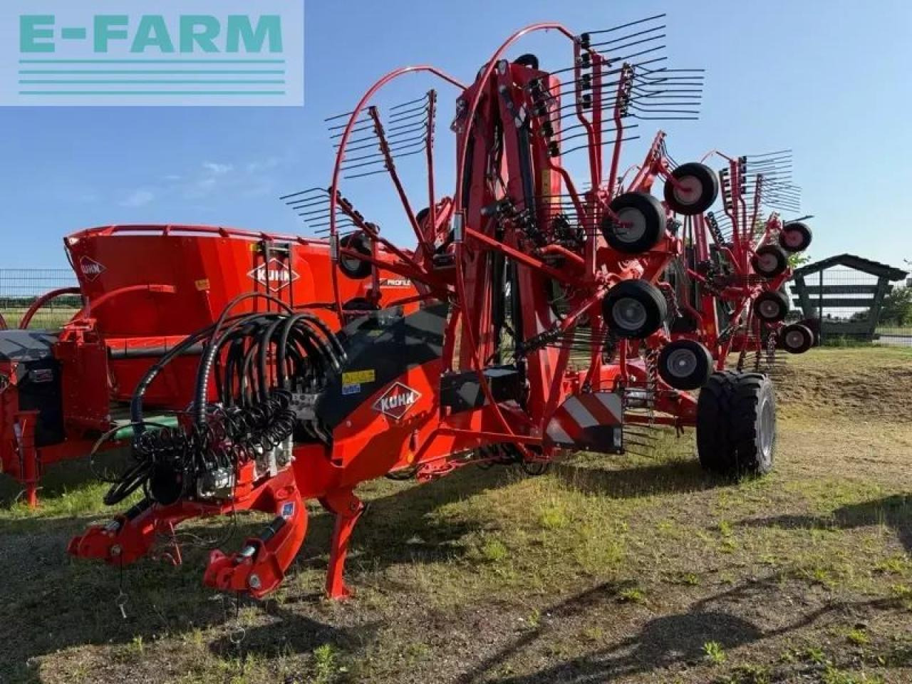 Kuhn ga13231 - آلة تيبيس العشب/ آلة جمع العشب: صورة 1 Kuhn ga13231 - آلة تيبيس العشب/ آلة جمع العشب: صورة 1