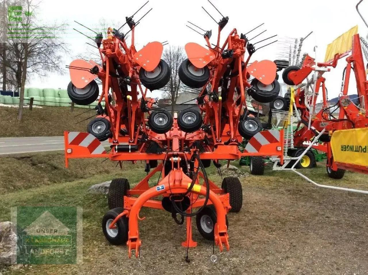 Kuhn gf 10803 t - آلة تيبيس العشب/ آلة جمع العشب: صورة 2 Kuhn gf 10803 t - آلة تيبيس العشب/ آلة جمع العشب: صورة 2