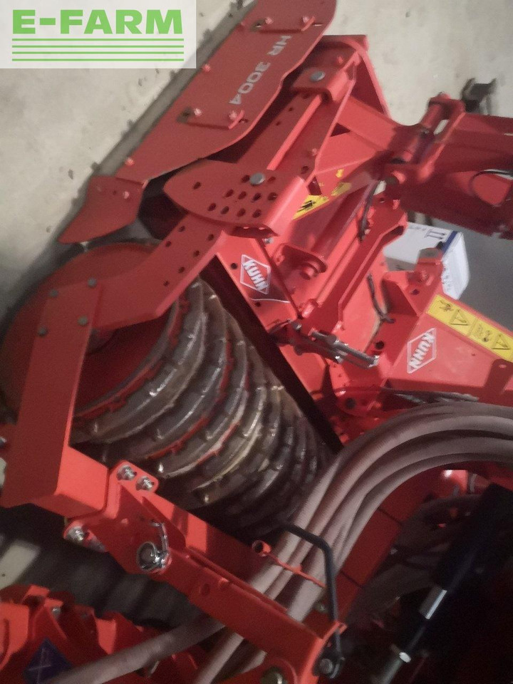 Kuhn hr 3004 - معدات حرث التربة: صورة 2 Kuhn hr 3004 - معدات حرث التربة: صورة 2