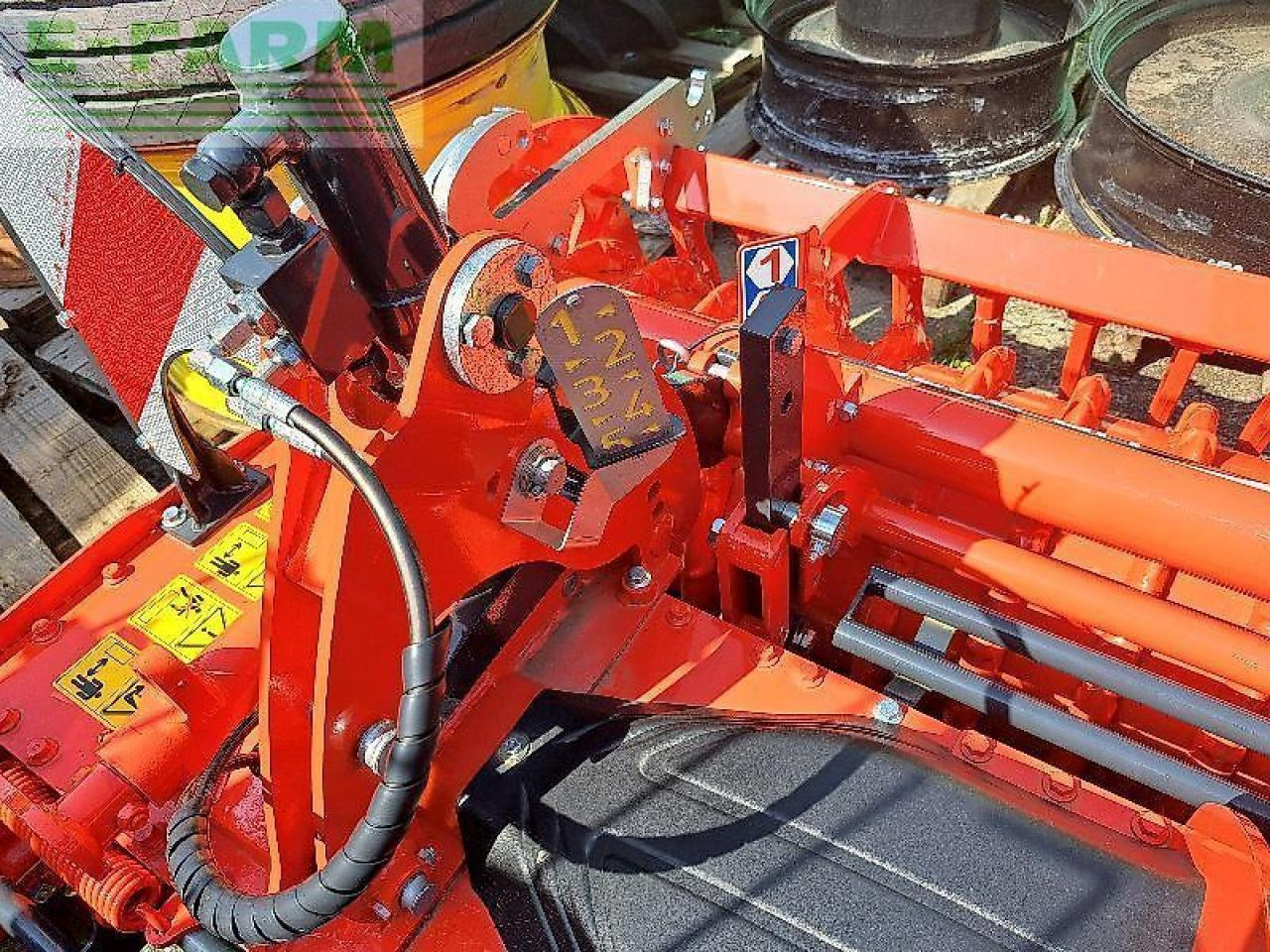 Kuhn hr3030 - معدات حرث التربة: صورة 4 Kuhn hr3030 - معدات حرث التربة: صورة 4
