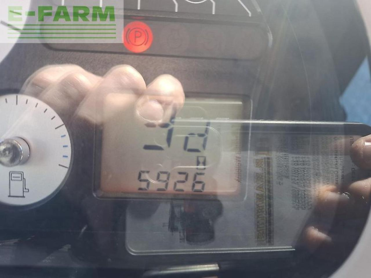 جرار Massey Ferguson 6475: صورة 40