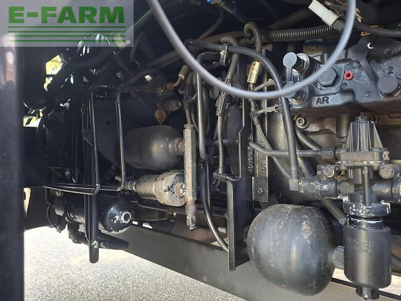 جرار Massey Ferguson 6475: صورة 35