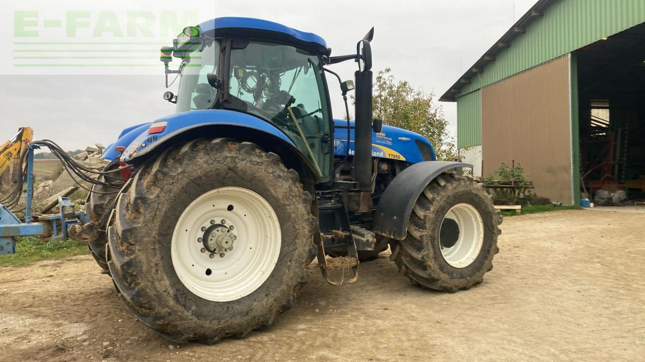 جرار New Holland T7050: صورة 8