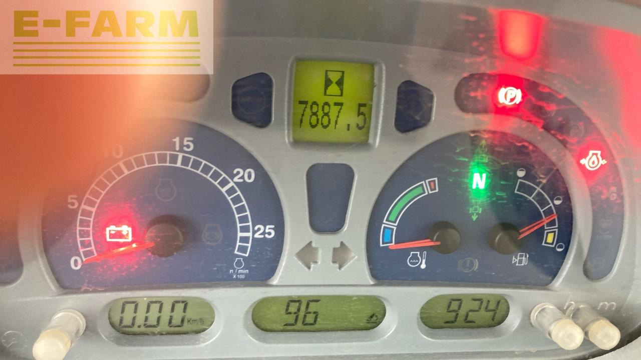 جرار New Holland T7050: صورة 18