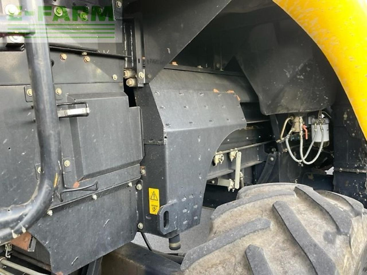 حصادة موحَّدة New Holland cx 740: صورة 10