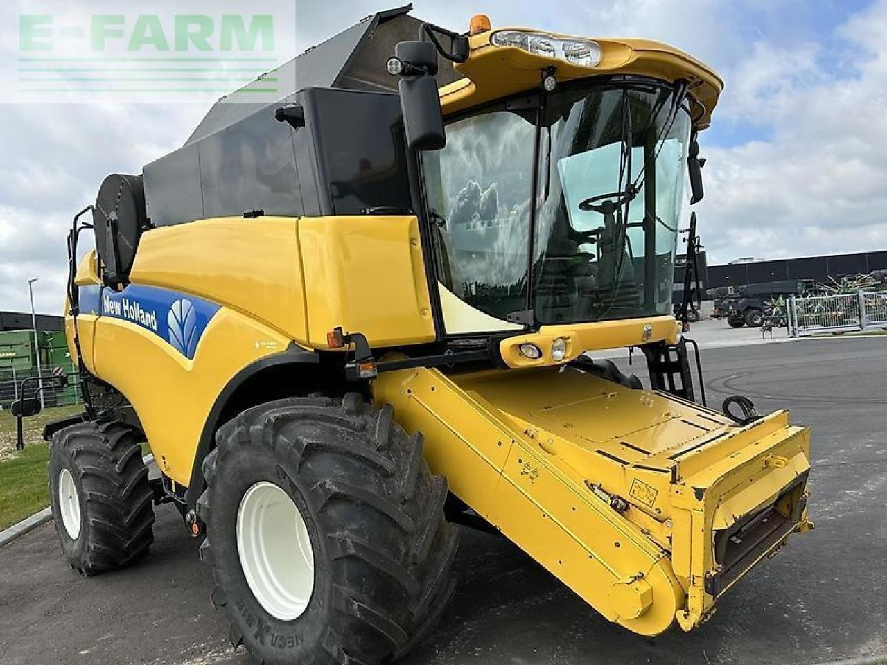 New Holland cx 8090 - حصادة موحَّدة: صورة 4 New Holland cx 8090 - حصادة موحَّدة: صورة 4