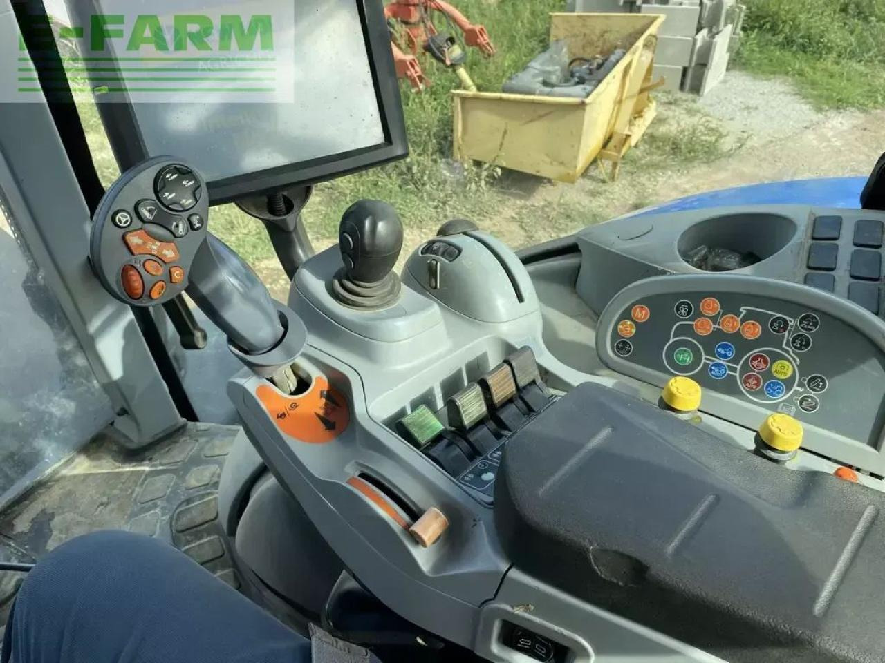 جرار New Holland t7 200 autocommand: صورة 9