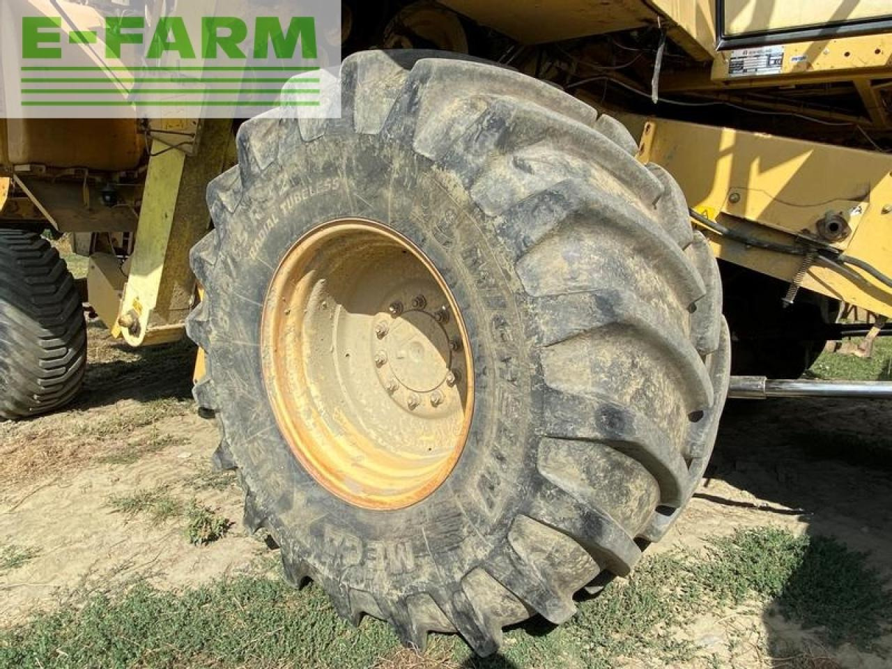 حصادة موحَّدة New Holland tx68: صورة 7