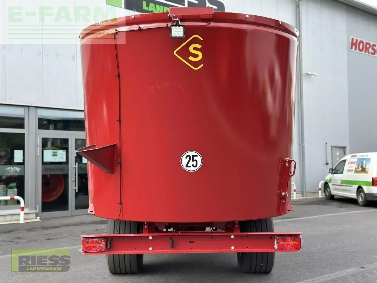 Strautmann verti-mix 2401 double - معدات الثروة الحيوانية: صورة 3 Strautmann verti-mix 2401 double - معدات الثروة الحيوانية: صورة 3