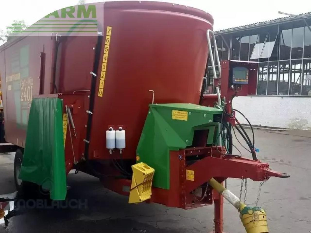 Strautmann verti-mix 2401 double - معدات الثروة الحيوانية: صورة 3 Strautmann verti-mix 2401 double - معدات الثروة الحيوانية: صورة 3
