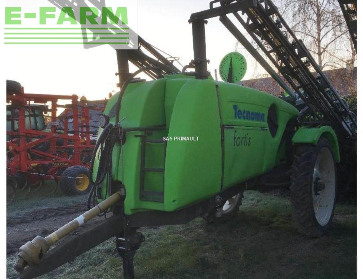 Tecnoma fortis 3300 - بخاخ مقطورة: صورة 1 Tecnoma fortis 3300 - بخاخ مقطورة: صورة 1