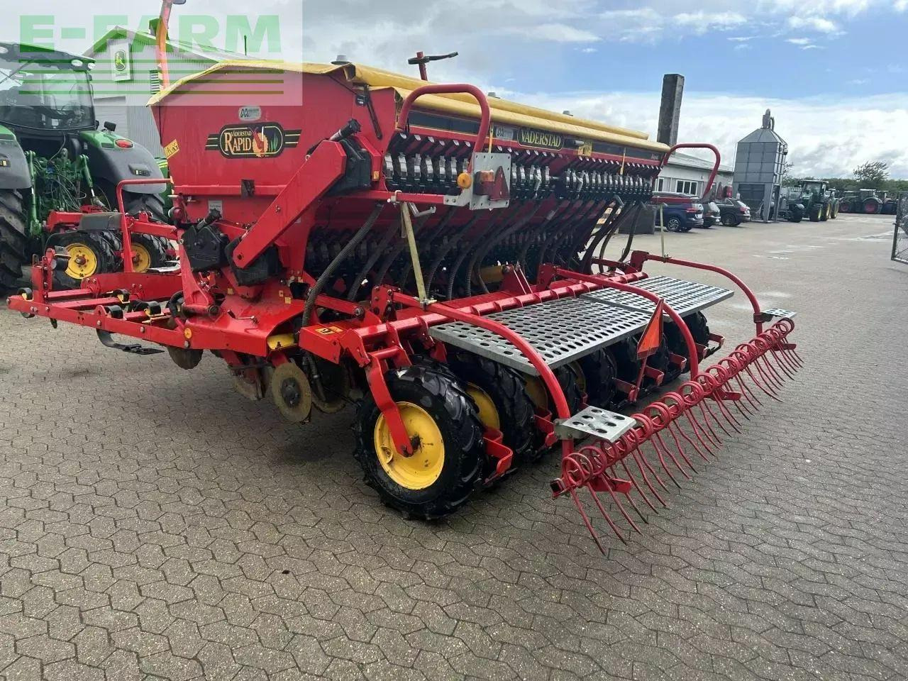 آلة البذار متعددة الوظائف Väderstad rapid 400c: صورة 9 آلة البذار متعددة الوظائف Väderstad rapid 400c: صورة 9