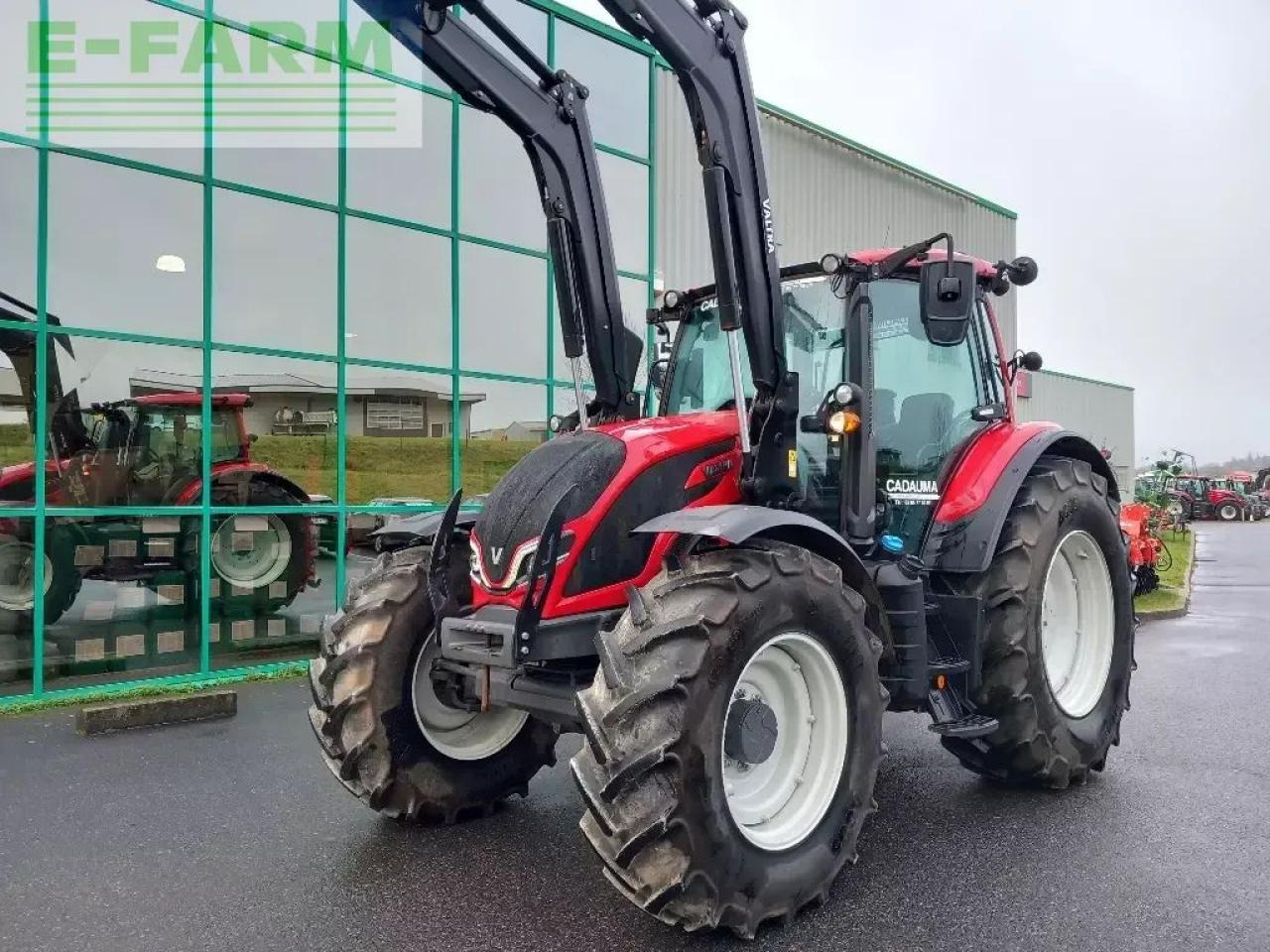 Valtra n 135 hitech 5 HiTech - جرار: صورة 1 Valtra n 135 hitech 5 HiTech - جرار: صورة 1