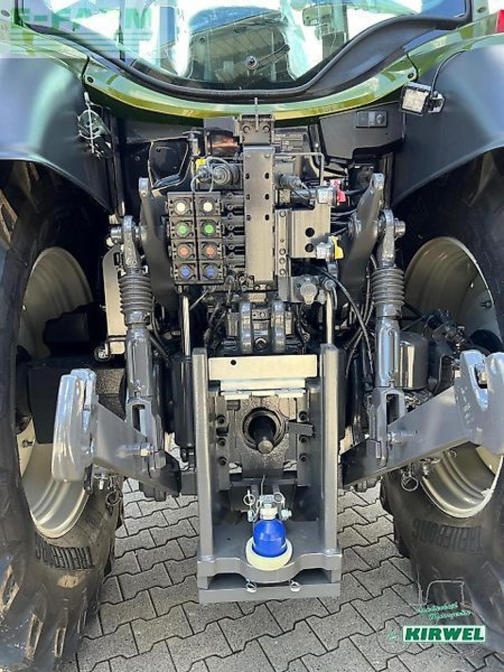 جرار Valtra n 175 active Active: صورة 10