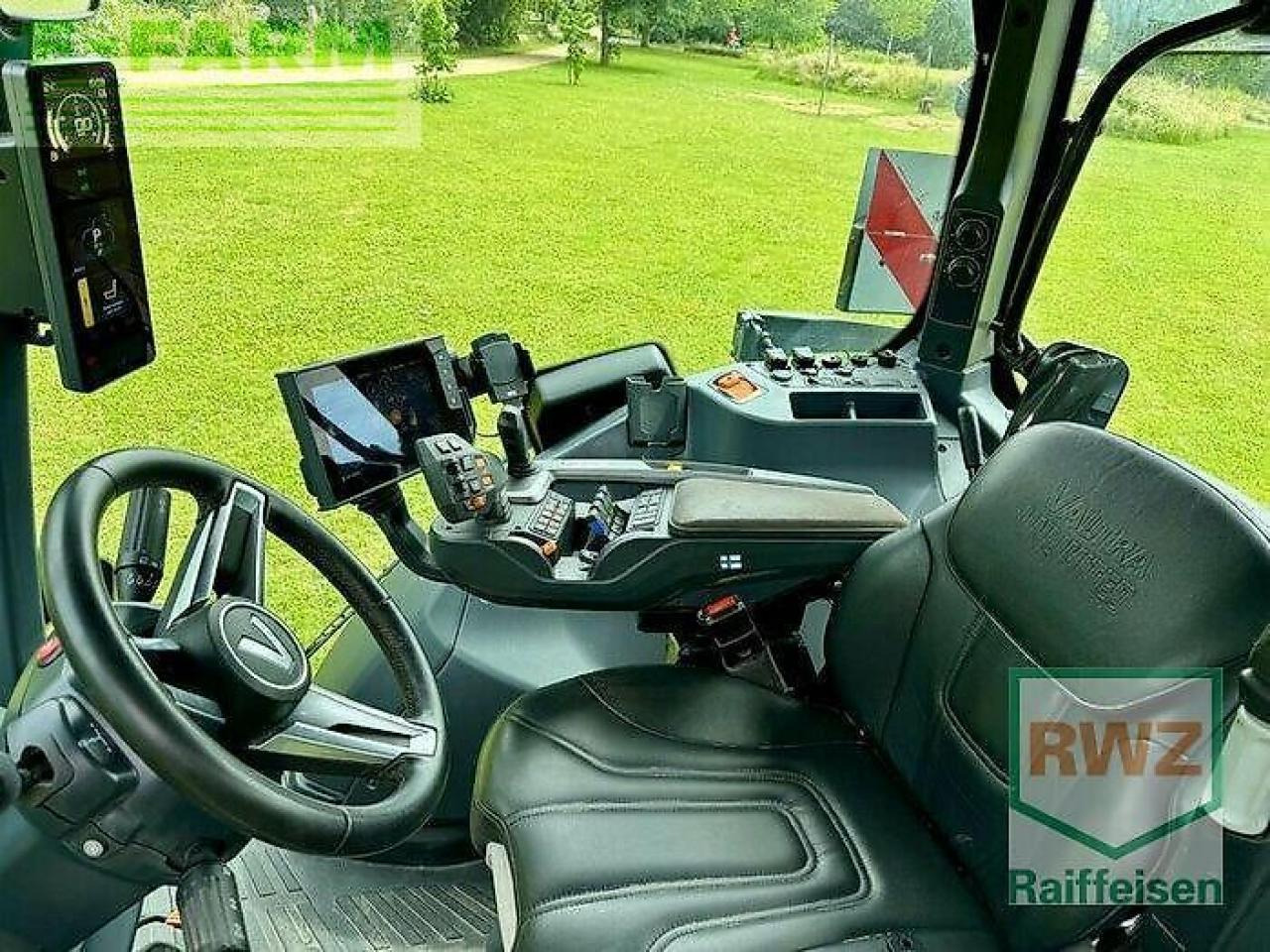 Valtra q305 - جرار: صورة 3 Valtra q305 - جرار: صورة 3