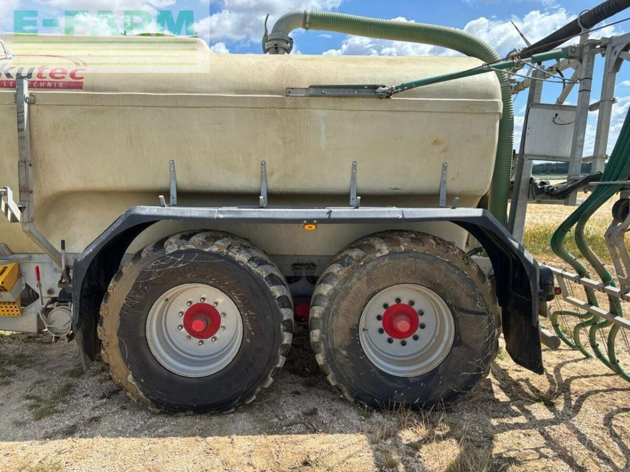 K 14 pul 14m3 mit 15m schleppschlauch - صهريج السماد السائل: صورة 5 K 14 pul 14m3 mit 15m schleppschlauch - صهريج السماد السائل: صورة 5