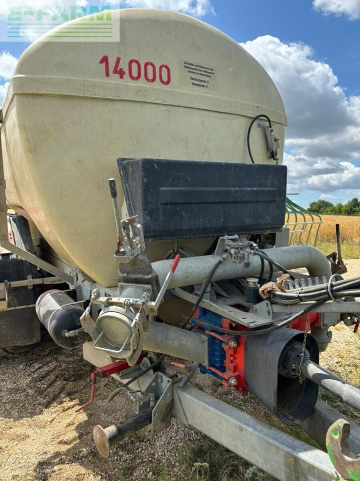 K 14 pul 14m3 mit 15m schleppschlauch - صهريج السماد السائل: صورة 4 K 14 pul 14m3 mit 15m schleppschlauch - صهريج السماد السائل: صورة 4