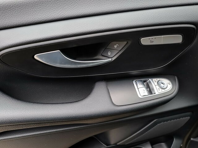 ميكروباص, فان كهربائية MERCEDES-BENZ EQV 300 lang,8Sitzer,2xSchiebetür,360°Kamera...: صورة 10