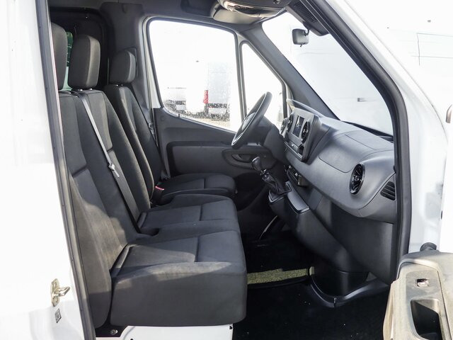 MERCEDES-BENZ Sprinter 214 CDI Kasten,3924,MBUX,Kamera - فان المدمجة: صورة 2 MERCEDES-BENZ Sprinter 214 CDI Kasten,3924,MBUX,Kamera - فان المدمجة: صورة 2
