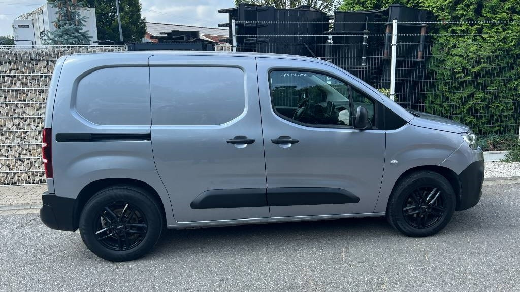 شاحنة مغلقة الصندوق Citroën Berlingo 1.5 Blue HDI, Kasten, 8 Reifen, Klima: صورة 28