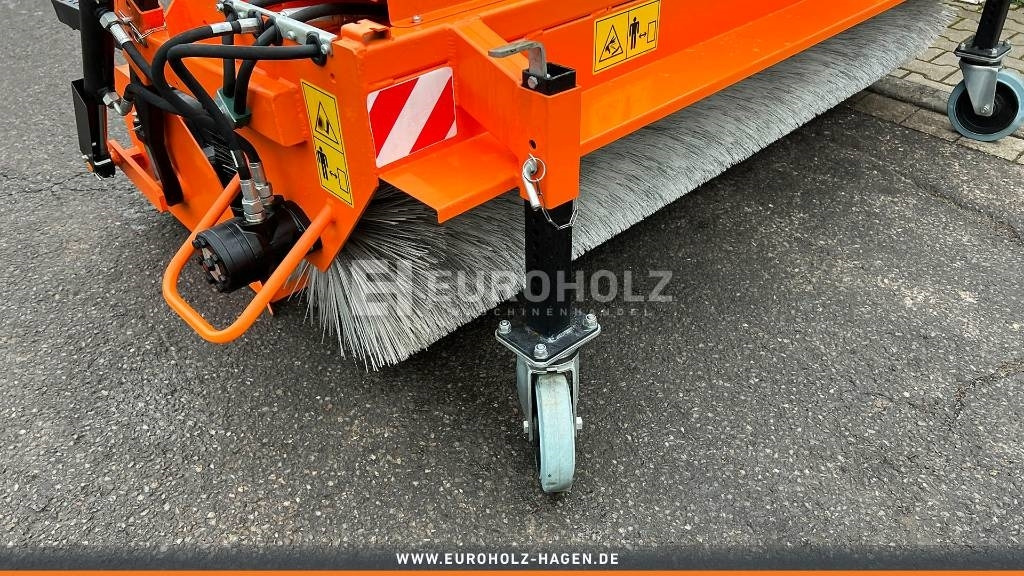 Kehrmaschine ZM2000 Stapleraufnahme - مكنسة - آلية المنفعة/ مركبة خاصة: صورة 4 Kehrmaschine ZM2000 Stapleraufnahme - مكنسة - آلية المنفعة/ مركبة خاصة: صورة 4