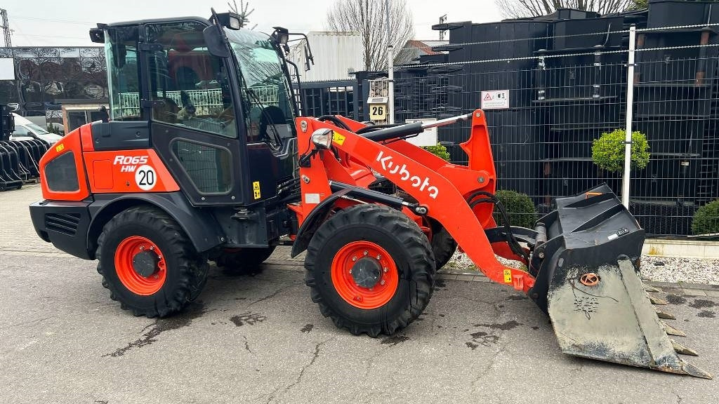 Kubota R 065, Radlader, hydr. Schnellwechsler, Schaufel - اللودر بعجل: صورة 1 Kubota R 065, Radlader, hydr. Schnellwechsler, Schaufel - اللودر بعجل: صورة 1