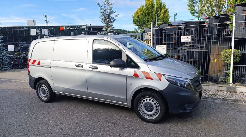 Mercedes-Benz Vito 114 CDI Allrad-Werkstattschränke-Standheizung - شاحنة مغلقة الصندوق: صورة 3 Mercedes-Benz Vito 114 CDI Allrad-Werkstattschränke-Standheizung - شاحنة مغلقة الصندوق: صورة 3