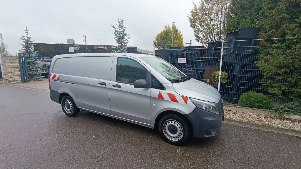 Mercedes-Benz Vito 114 CDI Werkstattschränke, Standheizung, PDC - شاحنة مغلقة الصندوق: صورة 3 Mercedes-Benz Vito 114 CDI Werkstattschränke, Standheizung, PDC - شاحنة مغلقة الصندوق: صورة 3