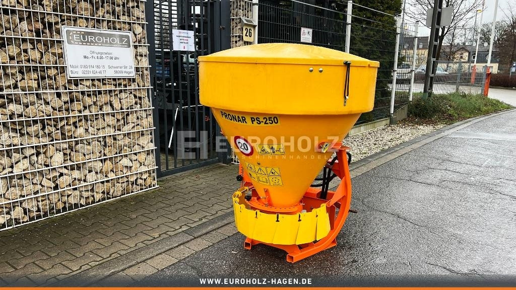 Salzstreuer Sandstreuer PS-250M Dreipunktaufnahme - مفرشة الرمل/ الملح - آلية المنفعة/ مركبة خاصة: صورة 4 Salzstreuer Sandstreuer PS-250M Dreipunktaufnahme - مفرشة الرمل/ الملح - آلية المنفعة/ مركبة خاصة: صورة 4