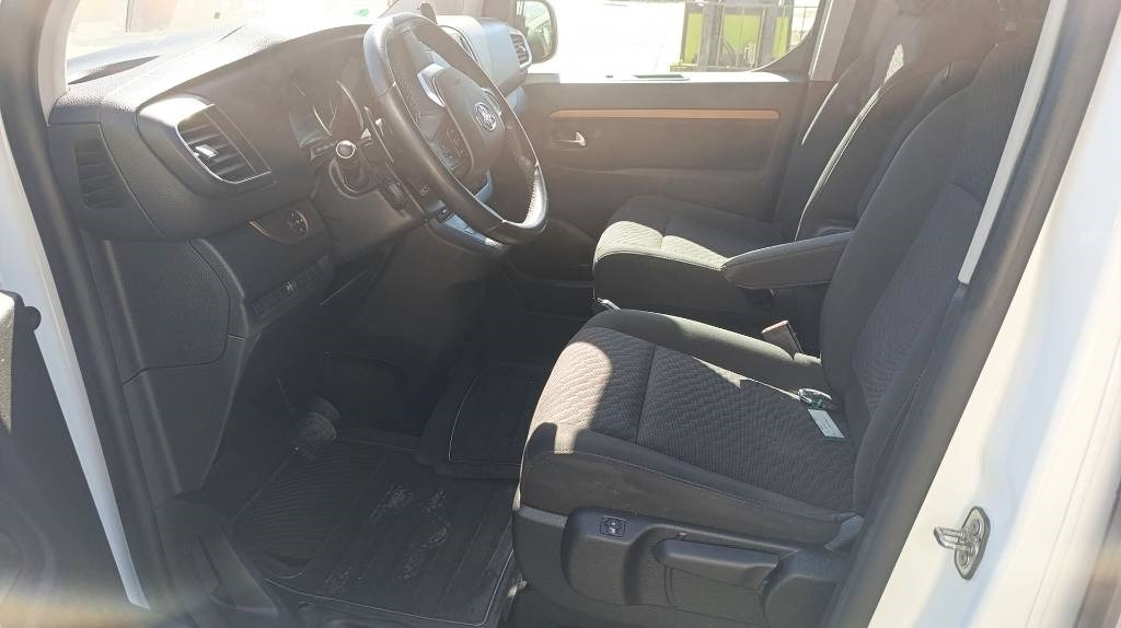 Toyota Proace 2.0 Van, Kleinbus, 7-Sitzer, Turboschaden  Toyota Proace 2.0 Van, Kleinbus, 7-Sitzer, Turboschaden: صورة 17