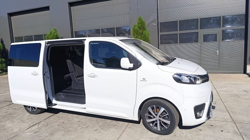 Toyota Proace 2.0 Van, Kleinbus, 7-Sitzer, Turboschaden  Toyota Proace 2.0 Van, Kleinbus, 7-Sitzer, Turboschaden: صورة 12
