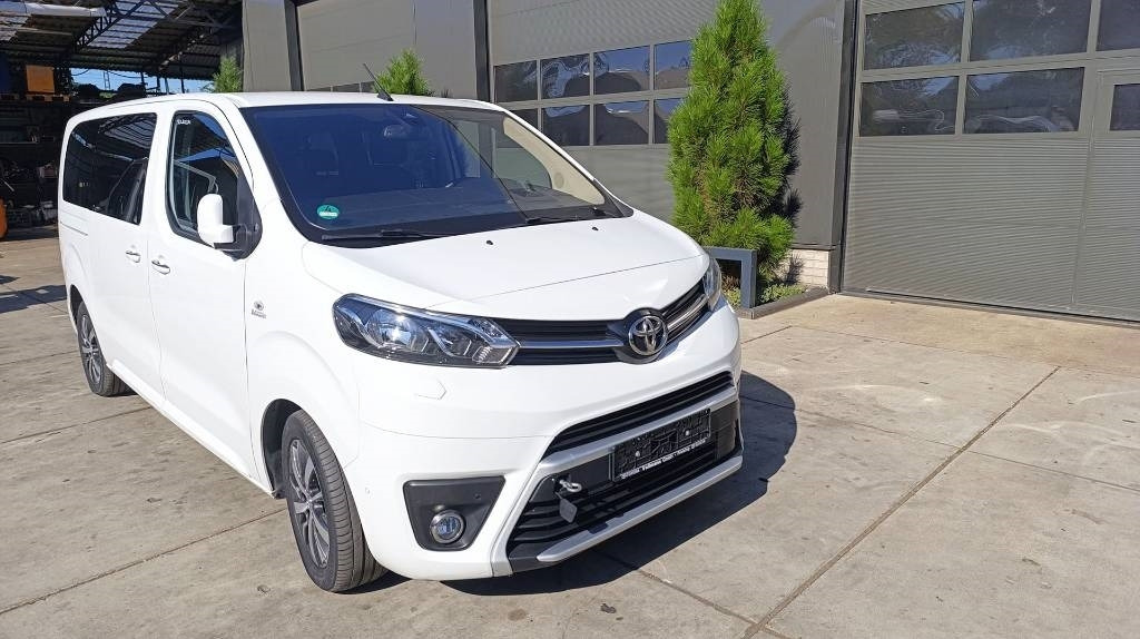 Toyota Proace 2.0 Van, Kleinbus, 7-Sitzer, Turboschaden  Toyota Proace 2.0 Van, Kleinbus, 7-Sitzer, Turboschaden: صورة 8