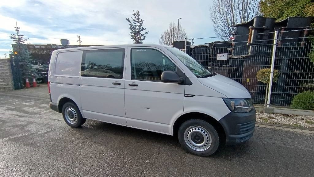 Volkswagen T5 2.0 TDI Kastenwagen, 8x Reifen, PDC, Klima, AHK - فان المدمجة: صورة 2 Volkswagen T5 2.0 TDI Kastenwagen, 8x Reifen, PDC, Klima, AHK - فان المدمجة: صورة 2